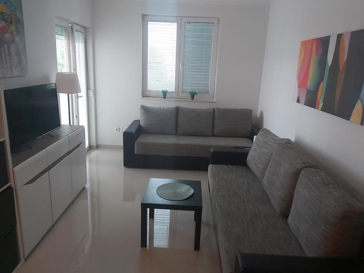 Apartment Adrijana โนวาลยา ภายนอก รูปภาพ